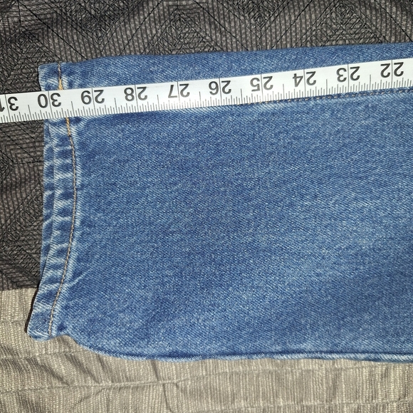 LL Bean Classic Fit Jeans Womens 8 Regular Blue Medium Wash Denim Tapered Jeans - Picture 11 of 11